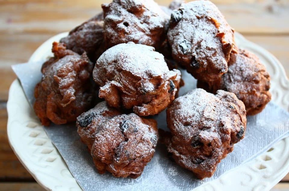 Chocolade oliebollen met een vleugje sinaasappel