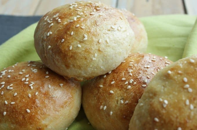 Zelf hamburgerbroodjes bakken