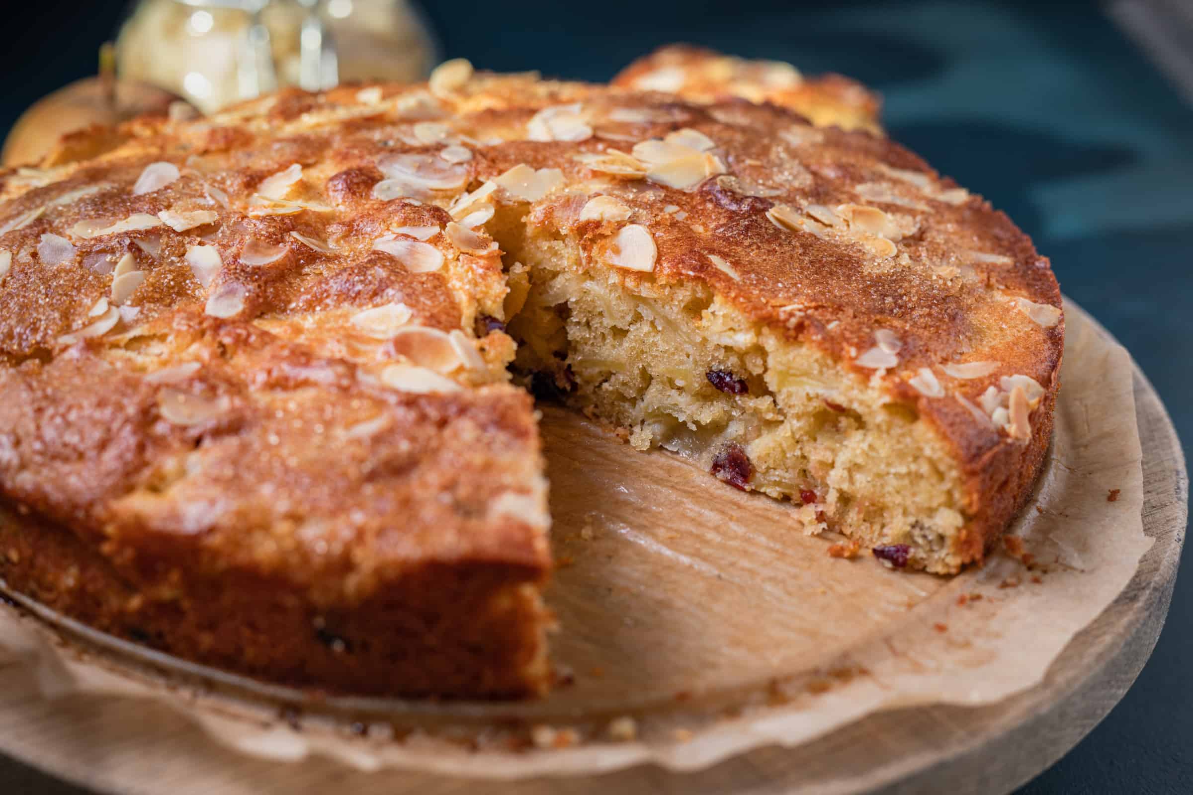 Appelcake met amandel en cranberries