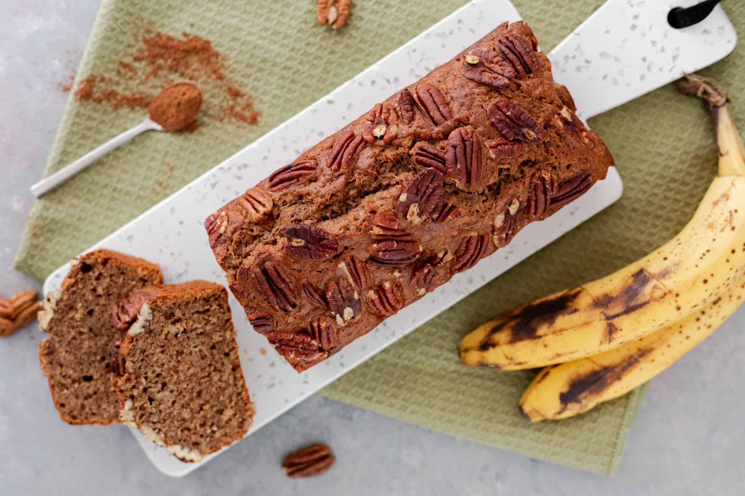 Bananenbrood met chocolade en pecannoten