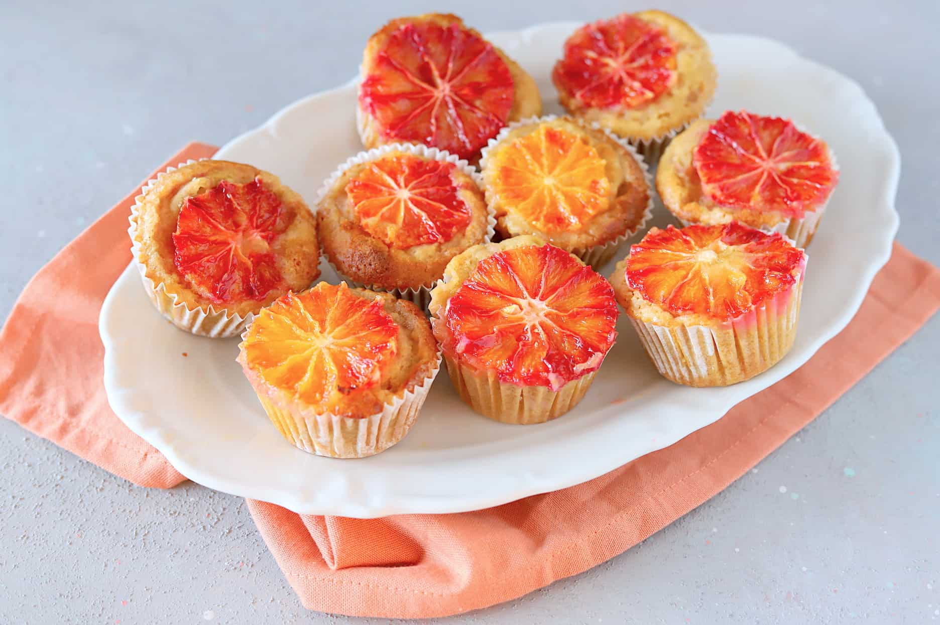 Bloedsinaasappelcakejes met Earl Grey thee