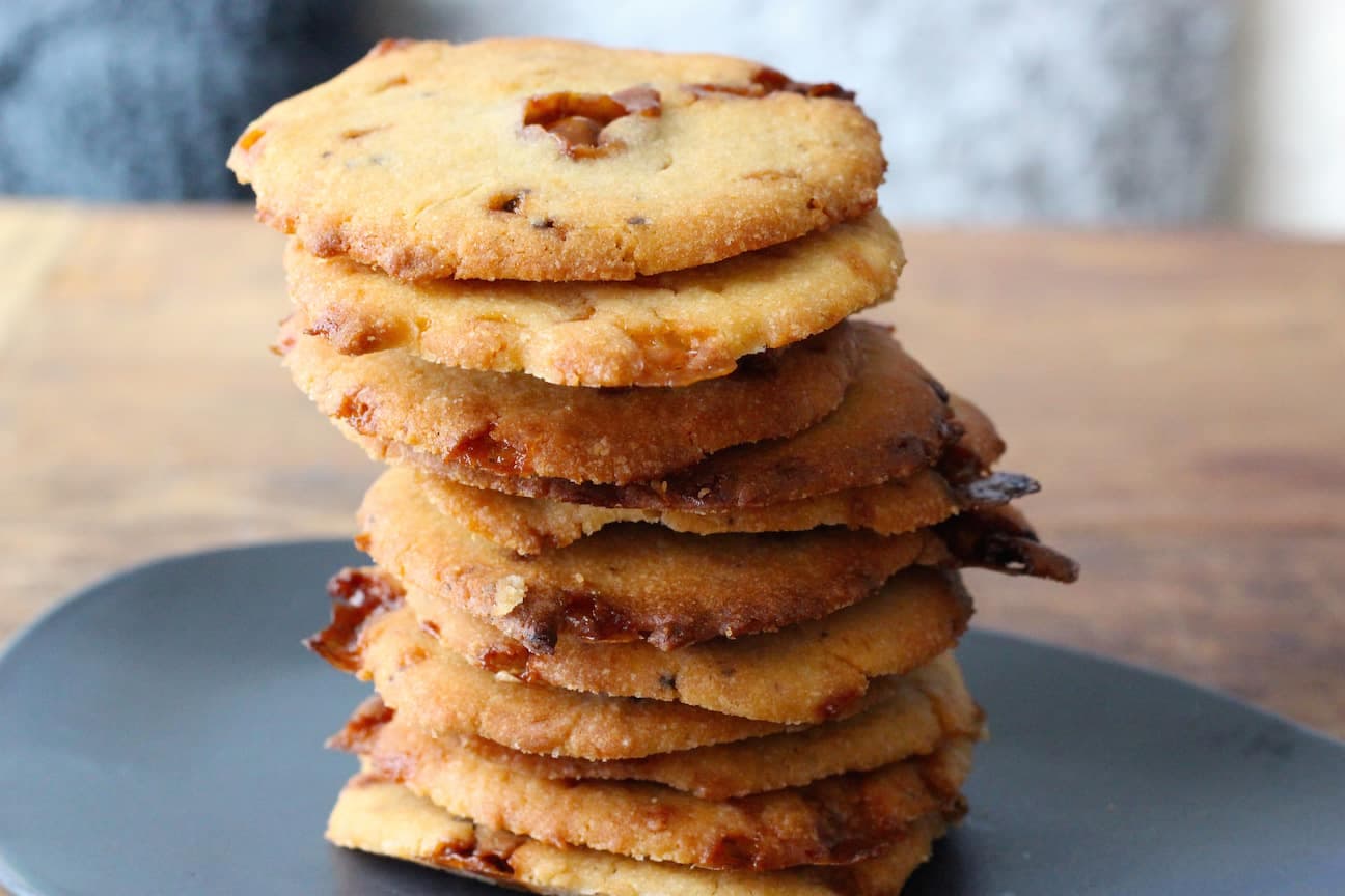 Choco & caramel chip cookies