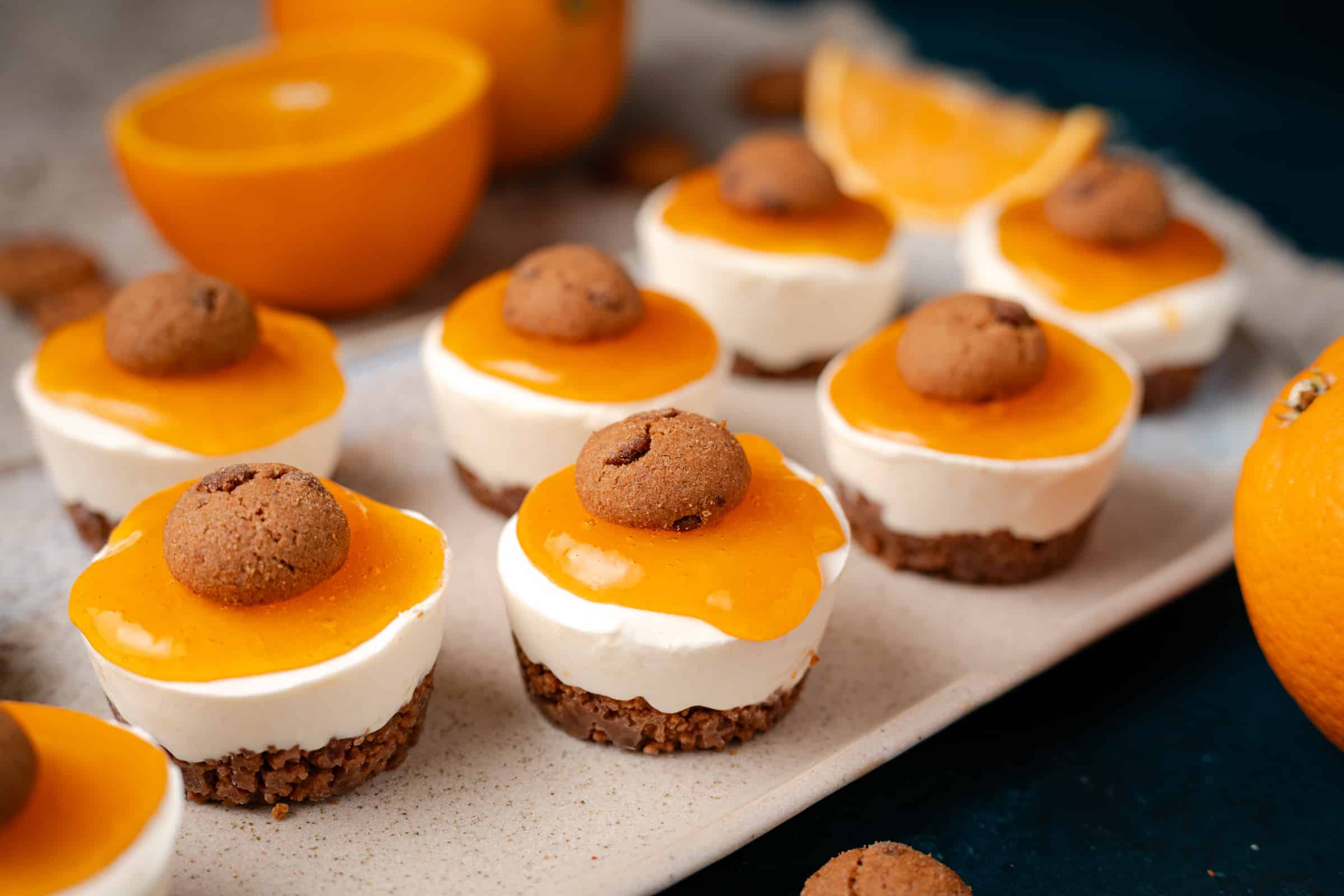 Mini kruidnoten cheesecakes met sinaasappel (no bake)